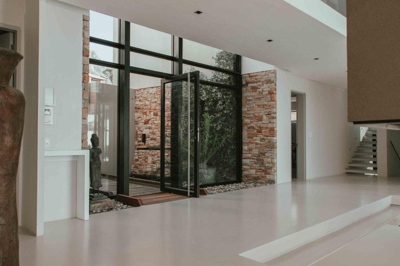 Serenity Villa 18 Ronald Rd Camps Bay Cape Town Exterior photo